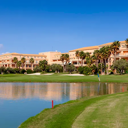 فندق Golf 4*