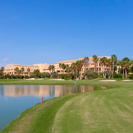 فندق Golf 4*